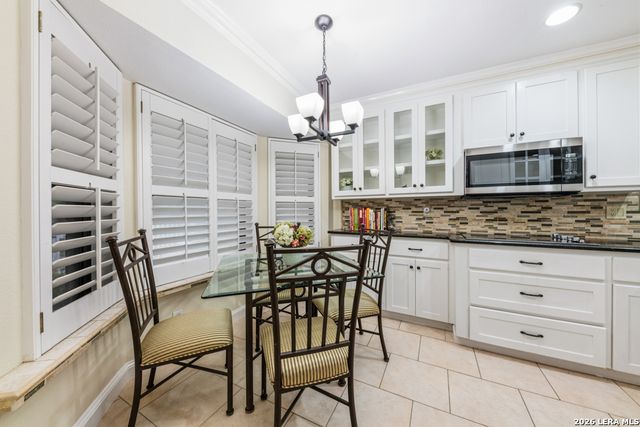 5010 CRESTWOOD DR, Schertz, TX 78108