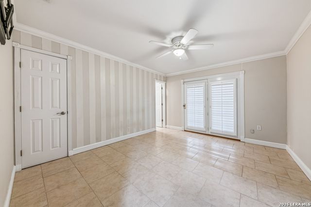 5010 CRESTWOOD DR, Schertz, TX 78108