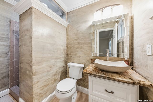 5010 CRESTWOOD DR, Schertz, TX 78108