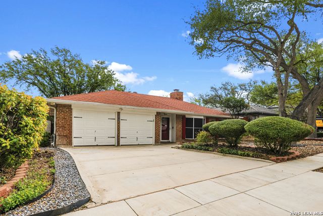 5010 CRESTWOOD DR, Schertz, TX 78108