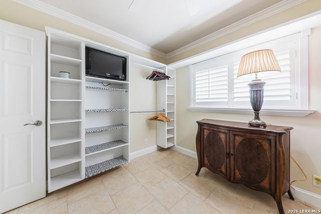 5010 CRESTWOOD DR, Schertz, TX 78108