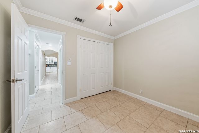 5010 CRESTWOOD DR, Schertz, TX 78108