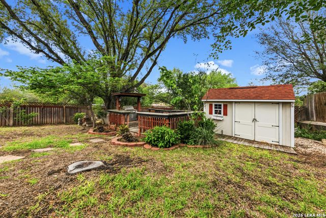 5010 CRESTWOOD DR, Schertz, TX 78108