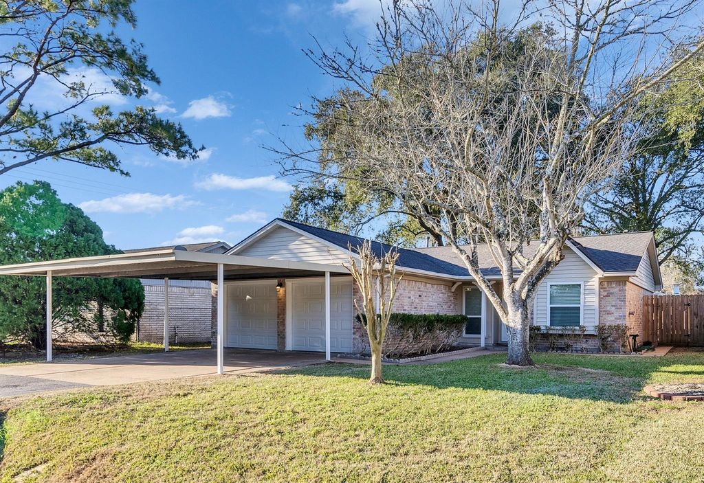 709 David Avenue, League City, TX 77573