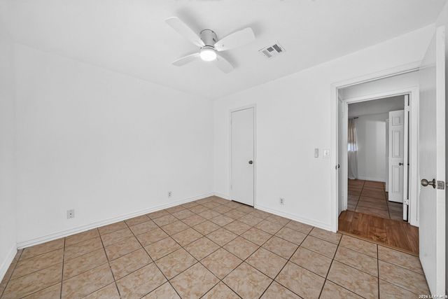 9719 QUICKSILVER DR, San Antonio, TX 78245