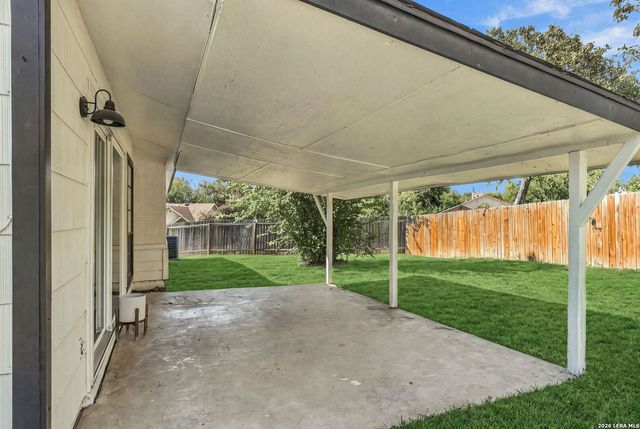 9719 QUICKSILVER DR, San Antonio, TX 78245