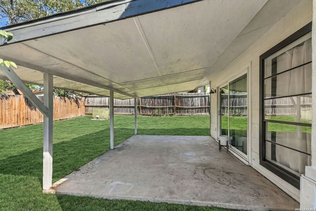 9719 QUICKSILVER DR, San Antonio, TX 78245