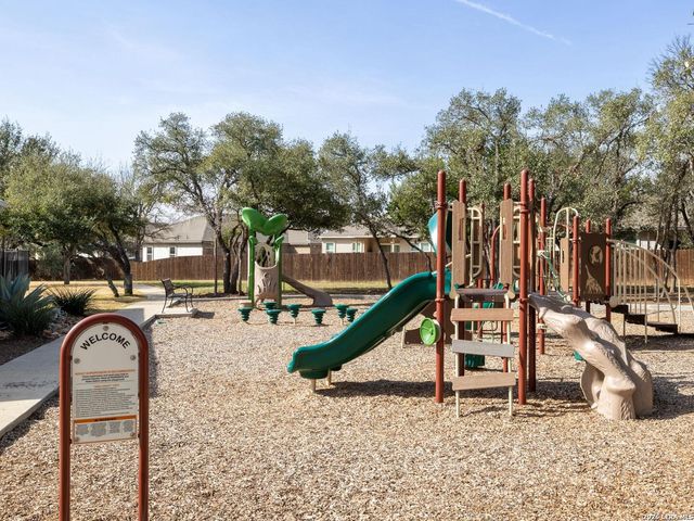 9719 QUICKSILVER DR, San Antonio, TX 78245