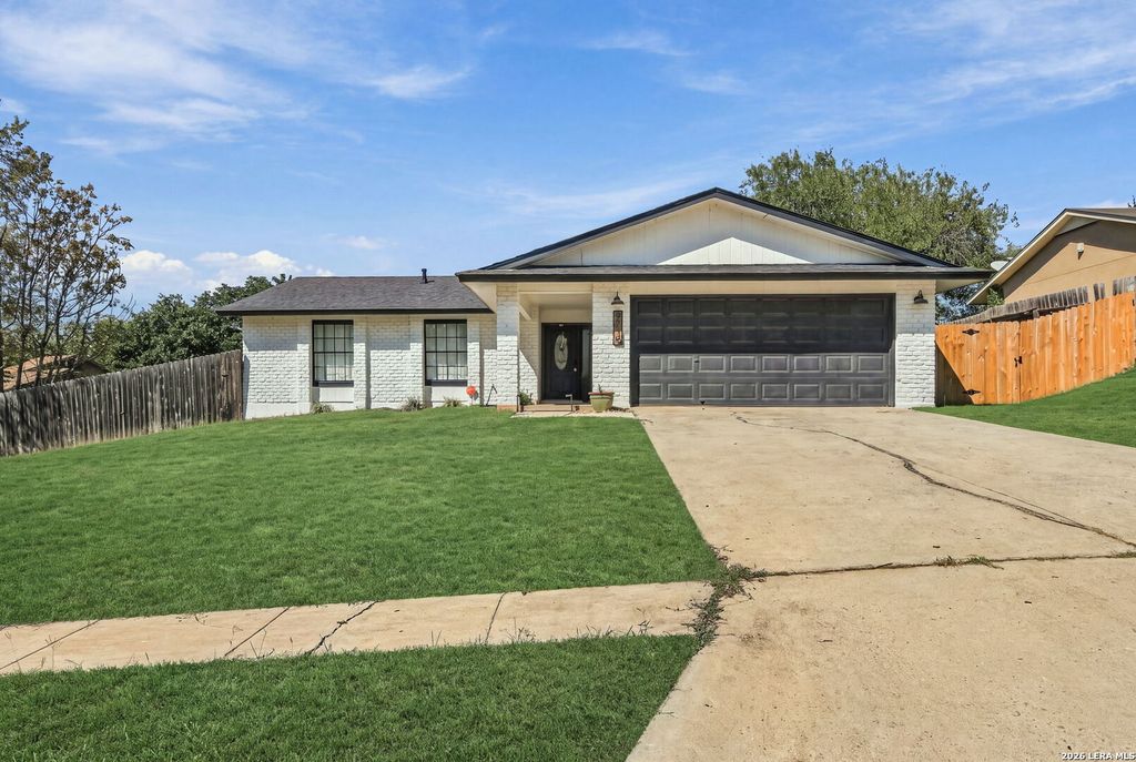 9719 QUICKSILVER DR, San Antonio, TX 78245