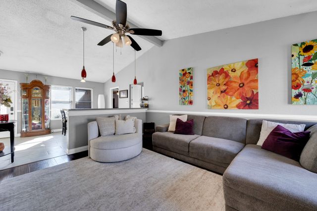 1429 Spring Willow Drive, Arlington, TX 76018