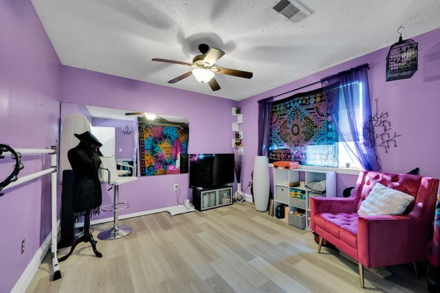 1429 Spring Willow Drive, Arlington, TX 76018