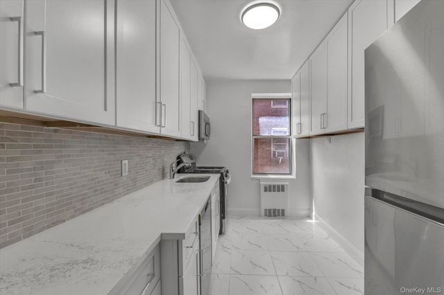 67-12 Yellowstone Boulevard B9, Forest Hills, NY 11375
