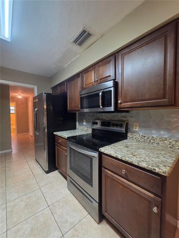 125 OAK CIRCLE, Ocala, FL 34472
