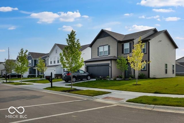 1854 Twelve Oaks Drive, Shelbyville, IN 46176
