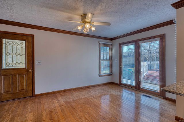 615 Brookview Drive, Evansville, IN 47711