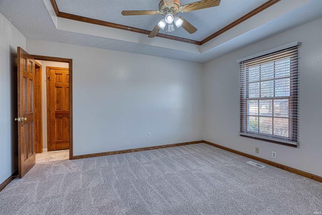 615 Brookview Drive, Evansville, IN 47711