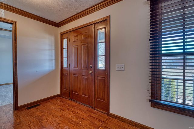 615 Brookview Drive, Evansville, IN 47711