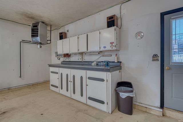 615 Brookview Drive, Evansville, IN 47711