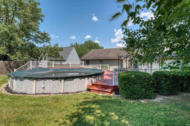 615 Brookview Drive, Evansville, IN 47711