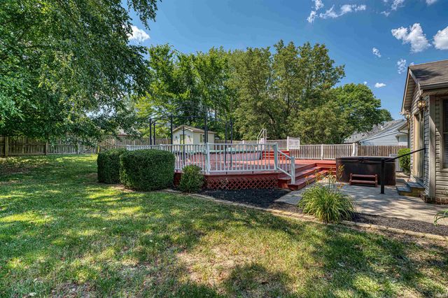 615 Brookview Drive, Evansville, IN 47711