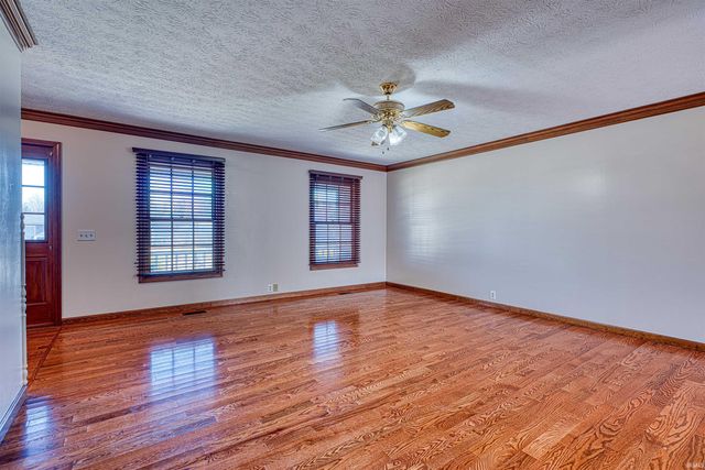 615 Brookview Drive, Evansville, IN 47711