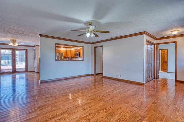 615 Brookview Drive, Evansville, IN 47711