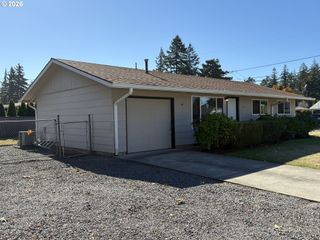 17708 Se CLAY St, Portland, OR 97233