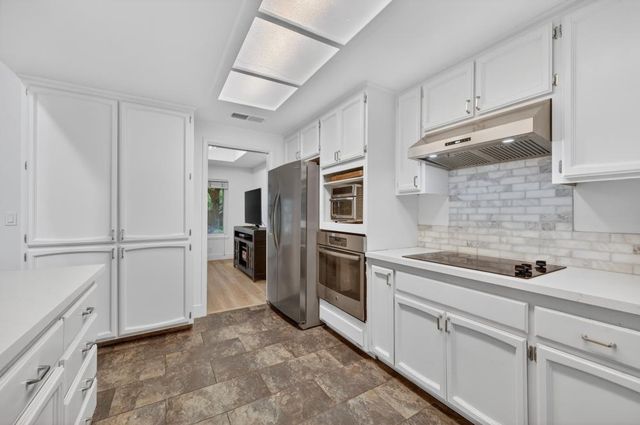 3440 Meadow Way, Rocklin, CA 95677