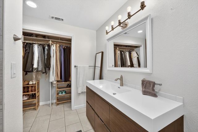 3440 Meadow Way, Rocklin, CA 95677