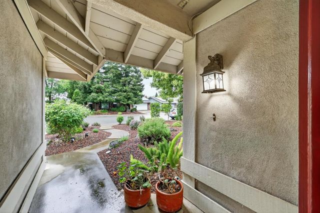 3440 Meadow Way, Rocklin, CA 95677