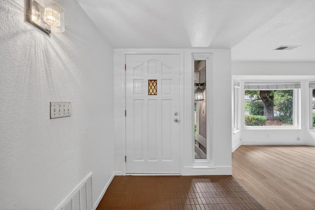 3440 Meadow Way, Rocklin, CA 95677