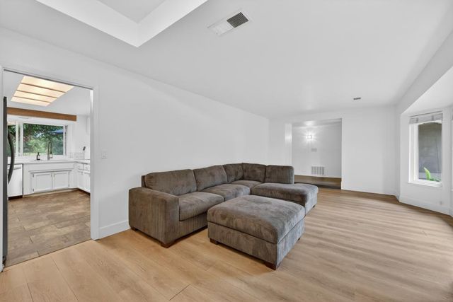 3440 Meadow Way, Rocklin, CA 95677