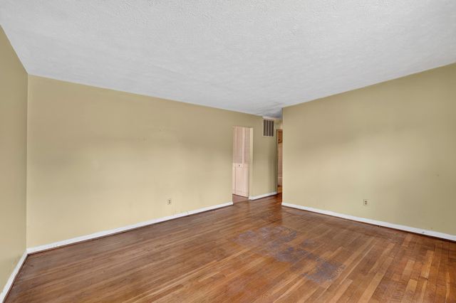 686 Harr Circle, Lexington, KY 40505