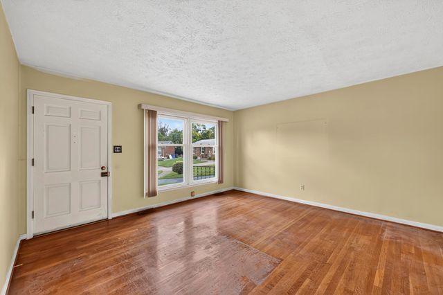 686 Harr Circle, Lexington, KY 40505