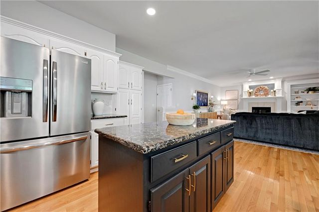 2900 W 131st Street, Leawood, KS 66209