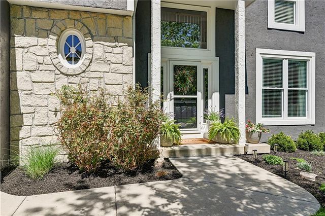 2900 W 131st Street, Leawood, KS 66209