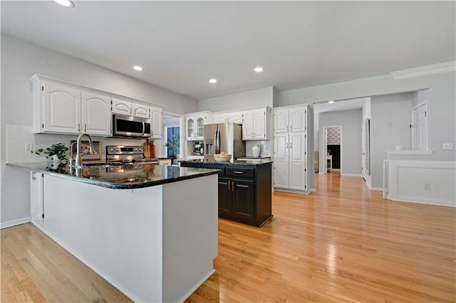 2900 W 131st Street, Leawood, KS 66209