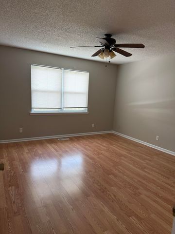 1307 Greenbrook Lane, Hixson, TN 37343