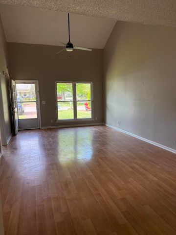 1307 Greenbrook Lane, Hixson, TN 37343