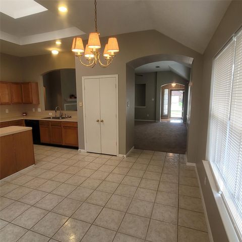 1411 Hunter Ridge Court, Fresno, TX 77545