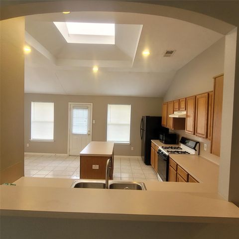 1411 Hunter Ridge Court, Fresno, TX 77545