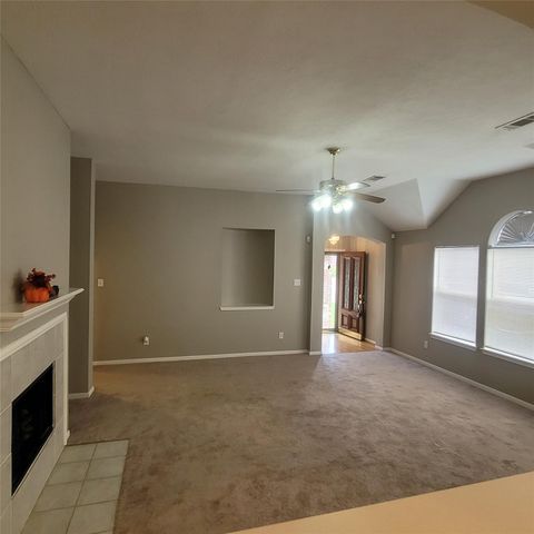 1411 Hunter Ridge Court, Fresno, TX 77545