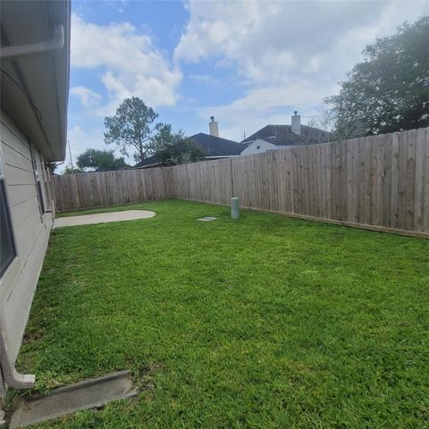 1411 Hunter Ridge Court, Fresno, TX 77545