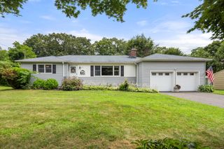 17 Valley Stream Drive, Danbury, CT 06811