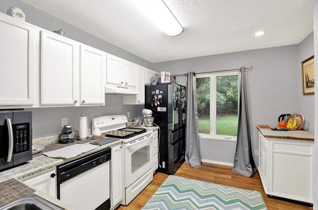 2210 S Laurelwood Circle, Bloomington, IN 47401