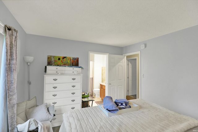 2210 S Laurelwood Circle, Bloomington, IN 47401