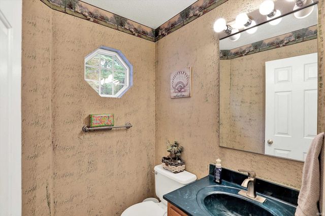 2210 S Laurelwood Circle, Bloomington, IN 47401