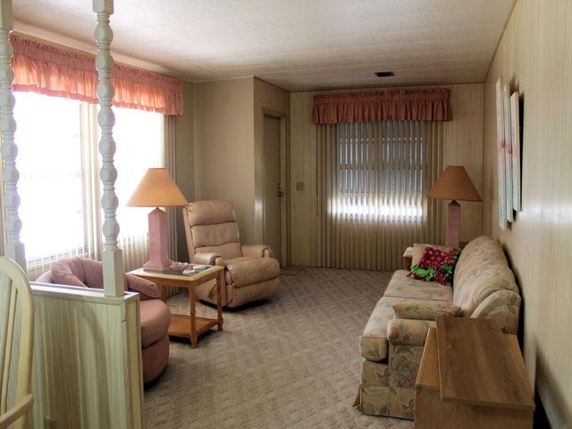 2E PINDO PALM STREET E, Largo, FL 33770