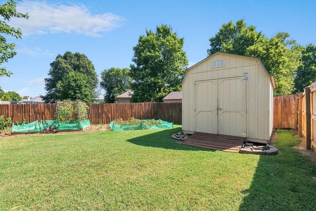 3186 N Nixon Avenue, Springfield, MO 65803