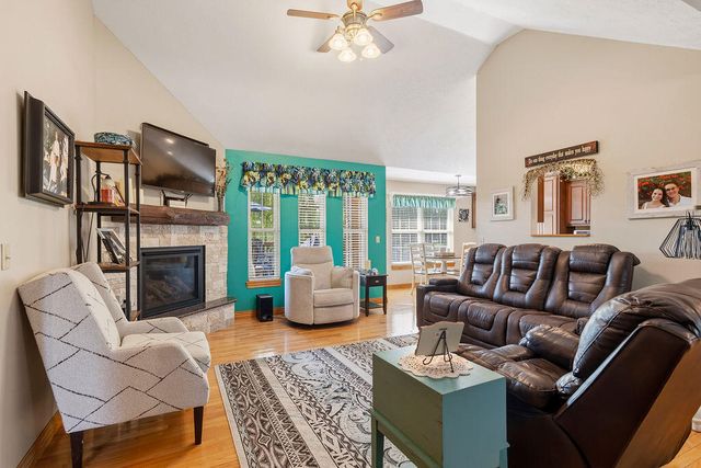 3186 N Nixon Avenue, Springfield, MO 65803